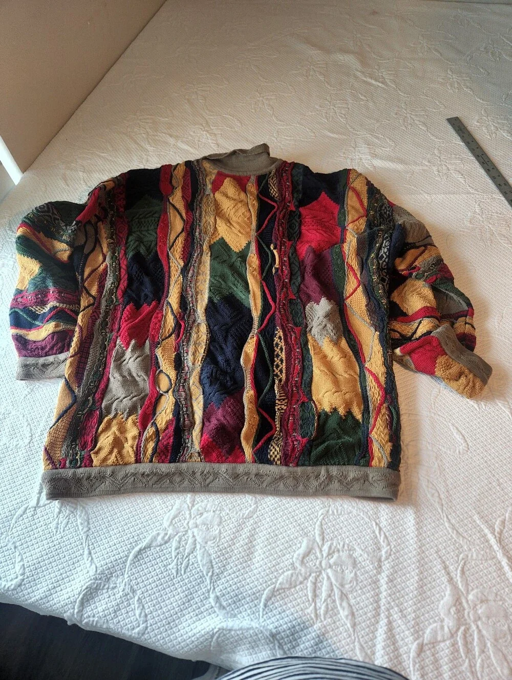 Multicolor Vintage-Style Cable Knit Sweater - Bold Geometric Pattern